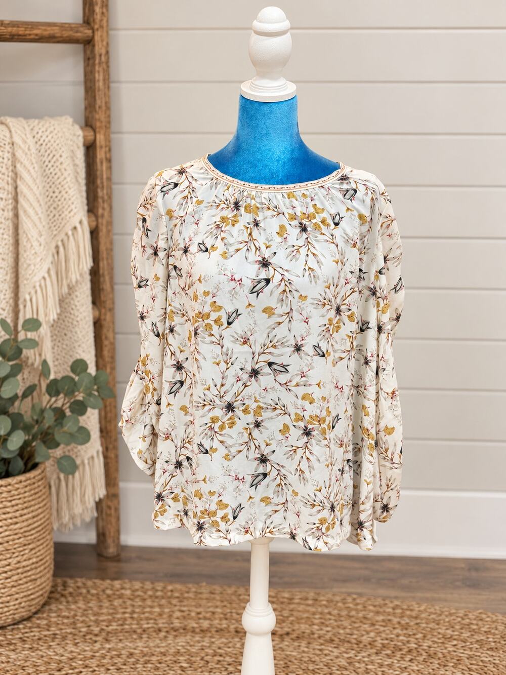 Max Studio Women’s L Floral Botanical Blouse Ivory Long Sleeve Ruched Sleeve